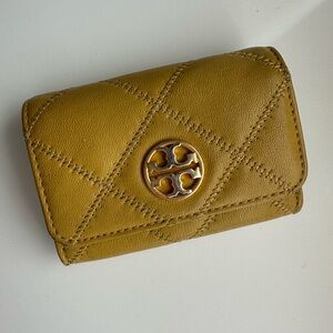 Tory Burch Willa quilted wallet yellow